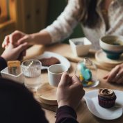 Jak rozpoznać zauroczenie od prawdziwej miłości na pierwszej randce