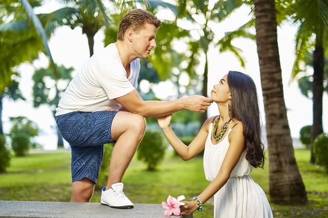 Jak poderwać starszego faceta czyli w poszukiwaniu dojrzałego uczucia