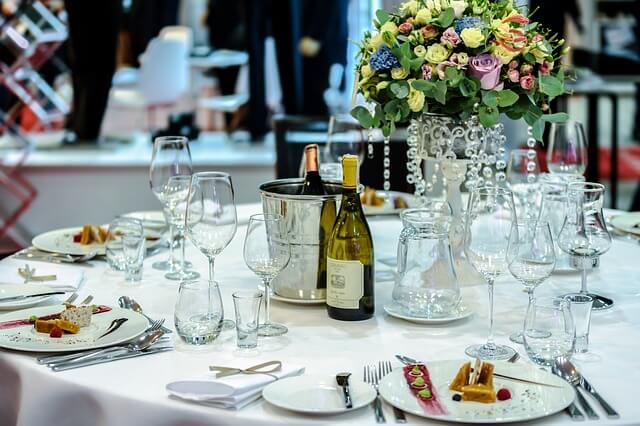 Nietypowe pomysły na wesele. Oryginalne miejsca i sposoby na wesele marzeń